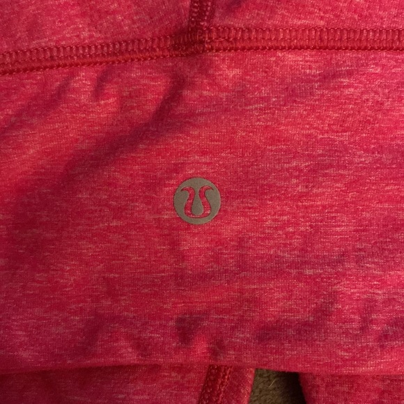 LULU LEMON CAPRIS - Picture 2 of 2